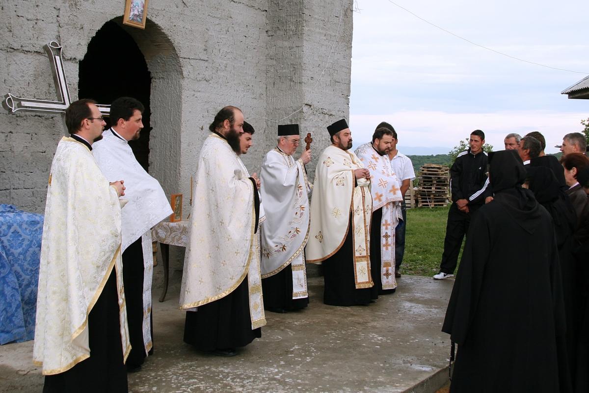 Sfintirea crucilor 2010