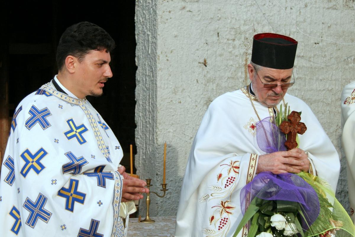 Sfintirea crucilor 2010